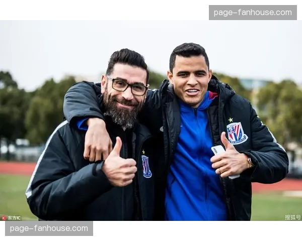 官方:塞维利亚主帅弗洛雷斯因健康原因辞职,助理教练暂代职务 官方:塞维利亚主帅弗洛雷斯因健康原因辞职,助理教练暂代职务