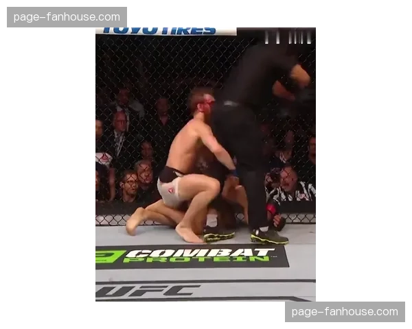 “粉丝互动：UFC选手在赛前签名会上为小粉丝送上生日惊喜”